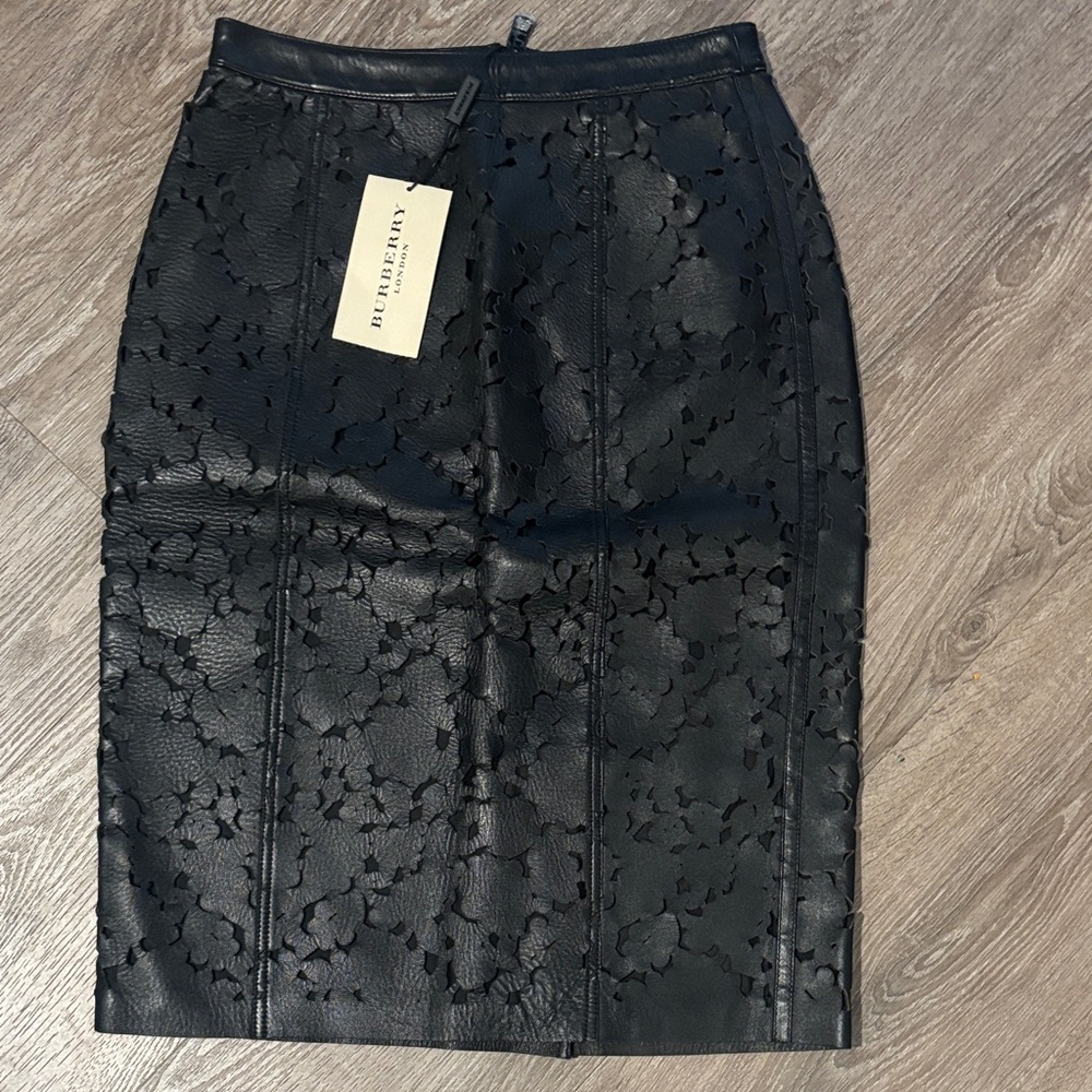 Burberry Black Floral Lace Pencil Skirt